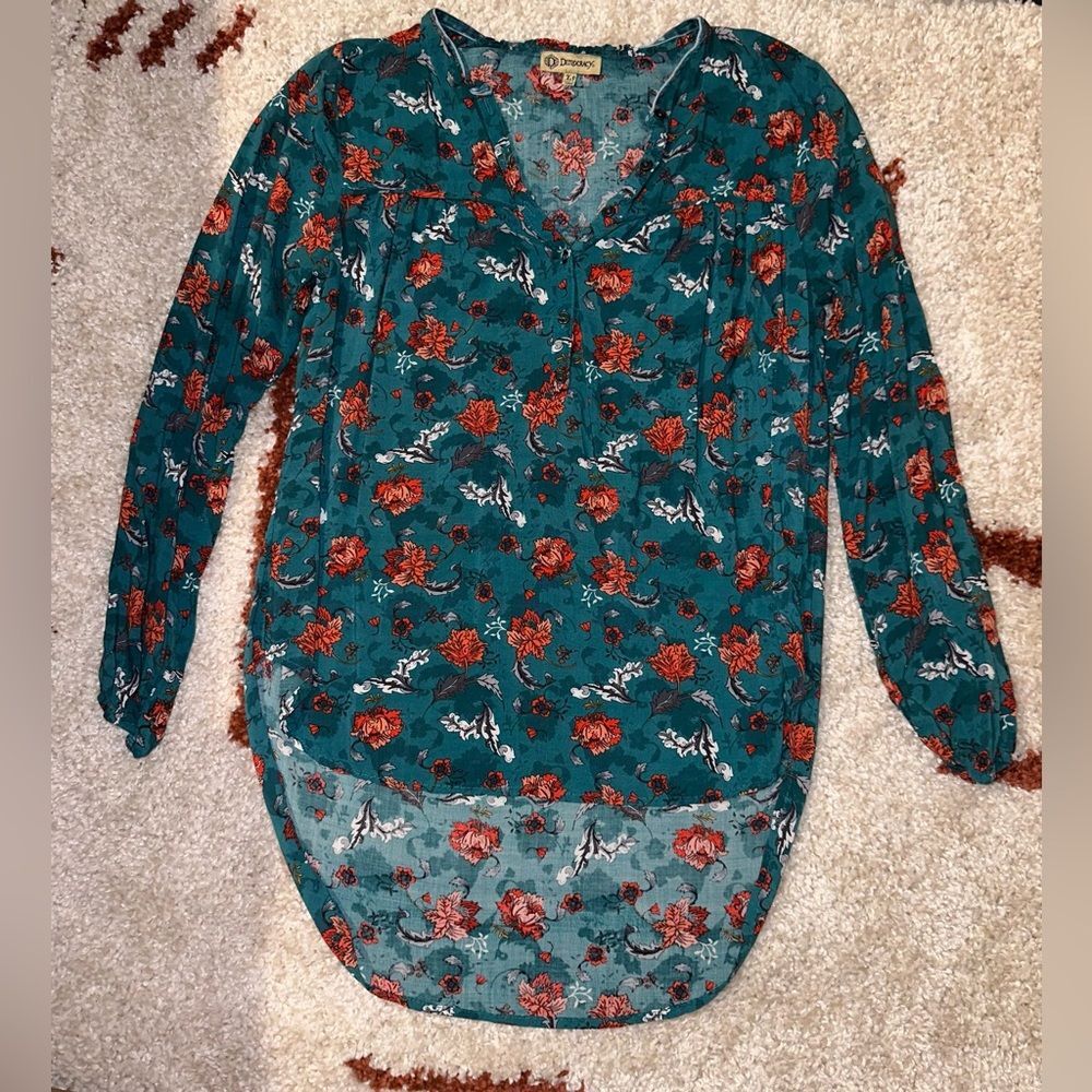 Democracy woman’s top size xs flowers